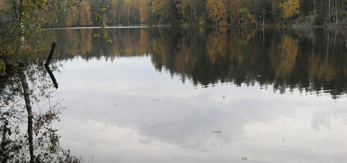 Paisaje con lago