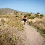 senderista en tramo del GR 92